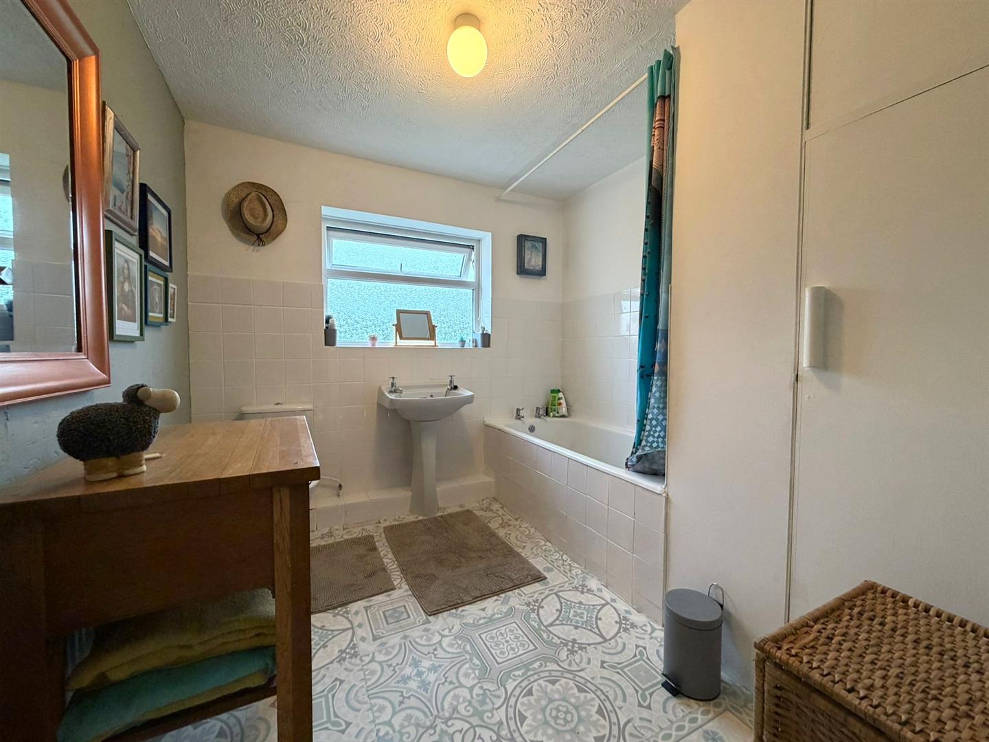 Courtney Street, Manselton, Swansea, SA5 9NY